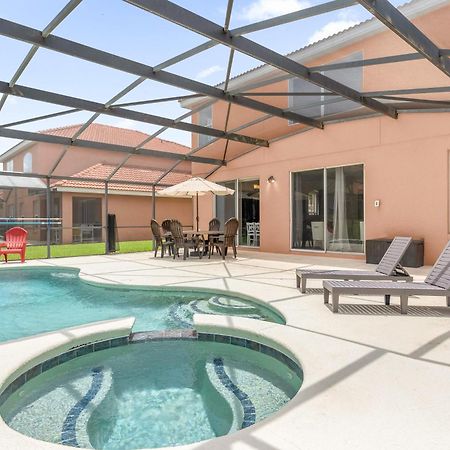 Large Spacious Home W Private Pool & Hot Tub Davenport Kültér fotó
